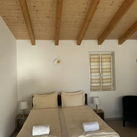 Bright Studio, Just Steps To The Apartment *
